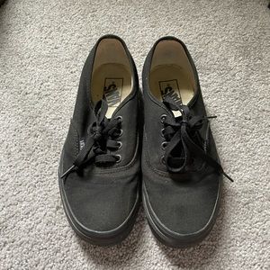 Women’s black vans size 7